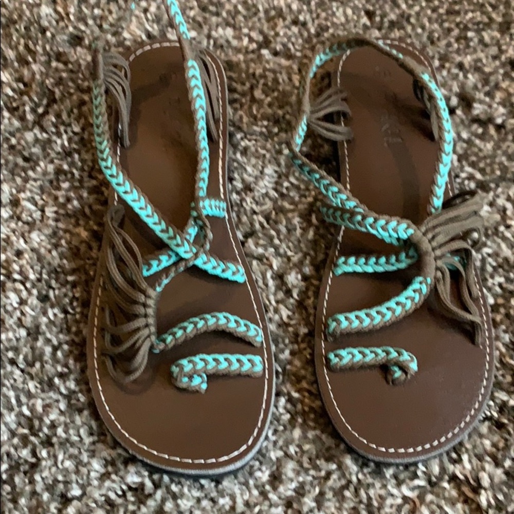 Plaka Sandals